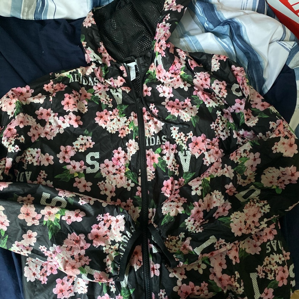 WOMENS ADIDAS WIND BREAKER